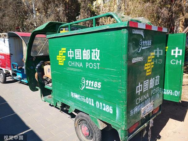 国家邮政局宣布,已提前一年完成村村通快递的任务,实现了农村快递服务